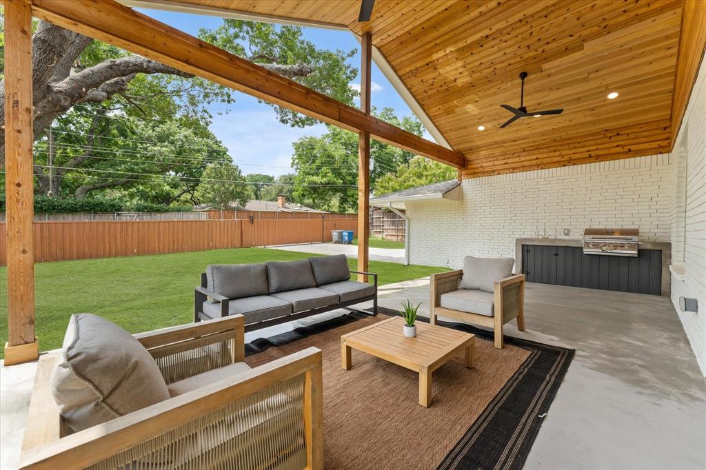 7210 Baxtershire Drive Property Photo 3