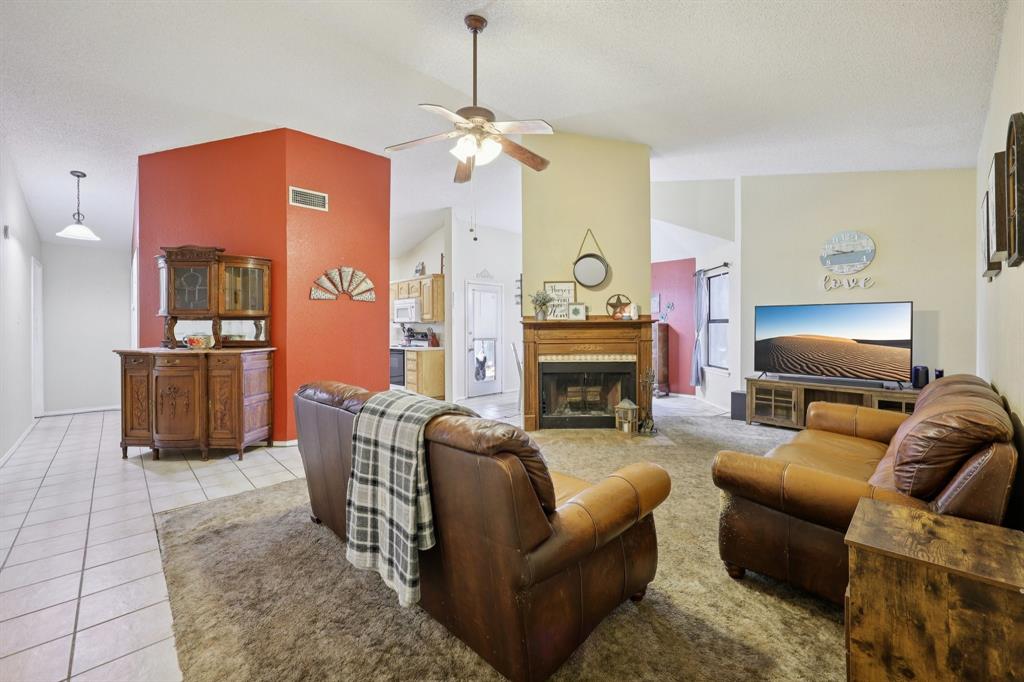 1068 W Hills Terrace Property Photo 3