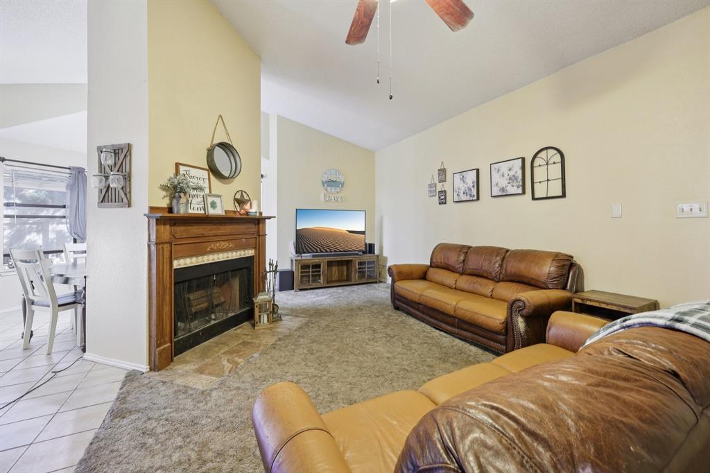 1068 W Hills Terrace Property Photo 4