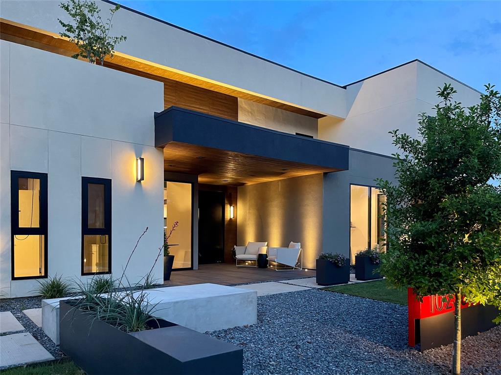 10236 Crestover Drive Property Photo 2