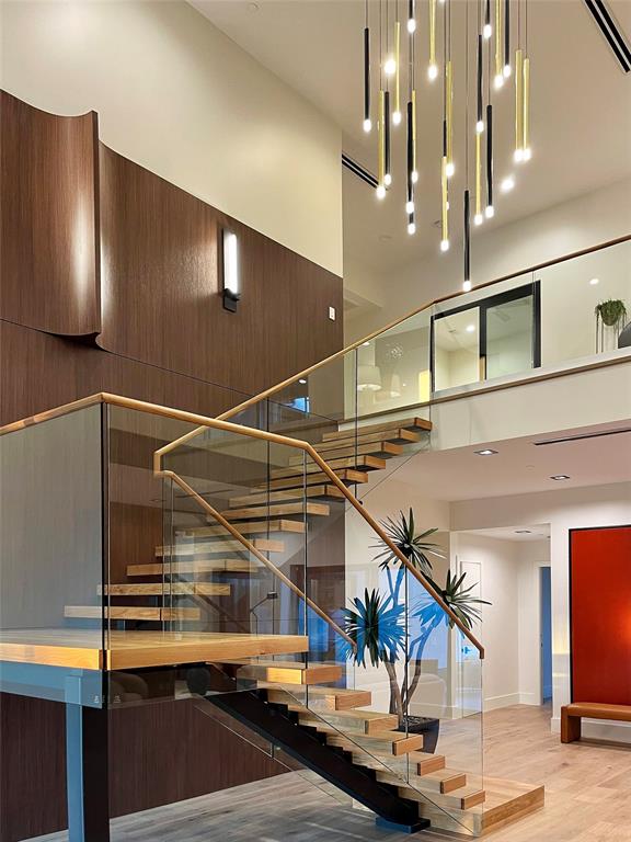 10236 Crestover Drive Property Photo 3