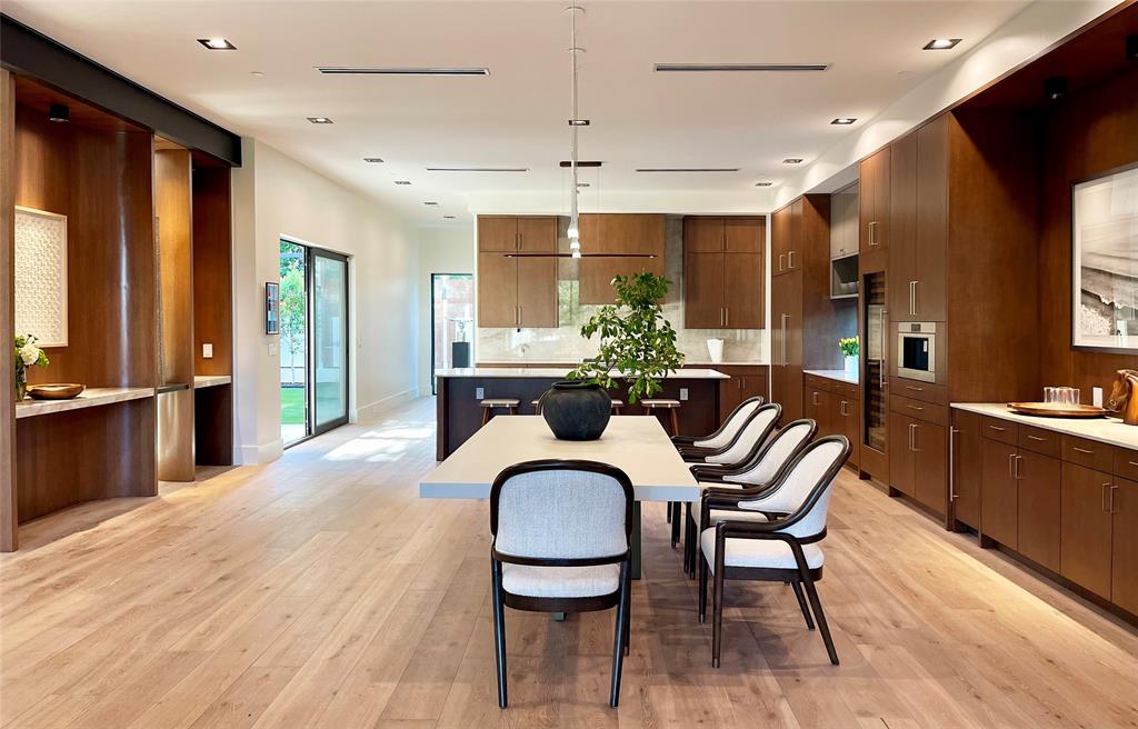 10236 Crestover Drive Property Photo 6