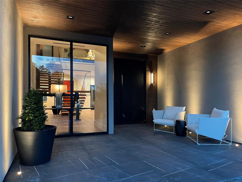 10236 Crestover Drive Property Photo 11