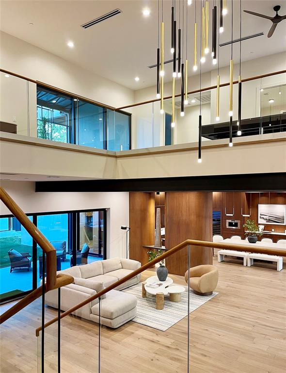 10236 Crestover Drive Property Photo 12