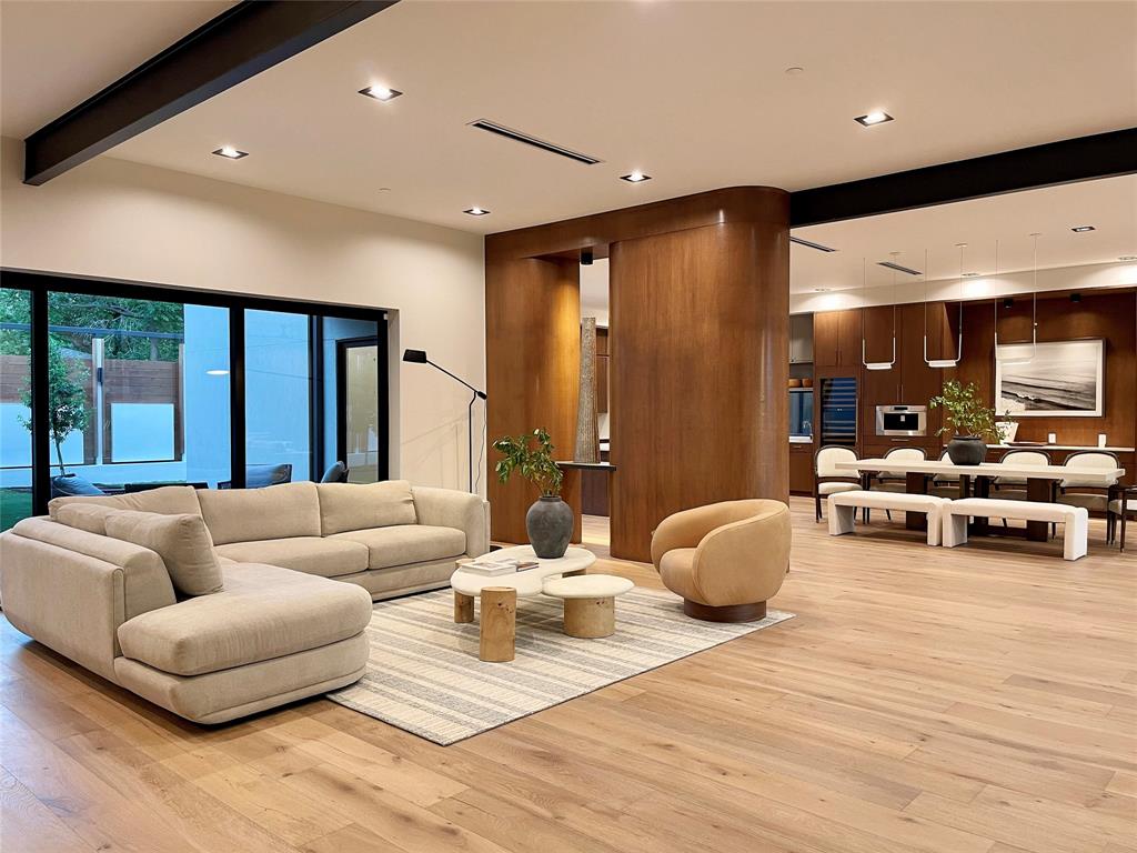 10236 Crestover Drive Property Photo 14