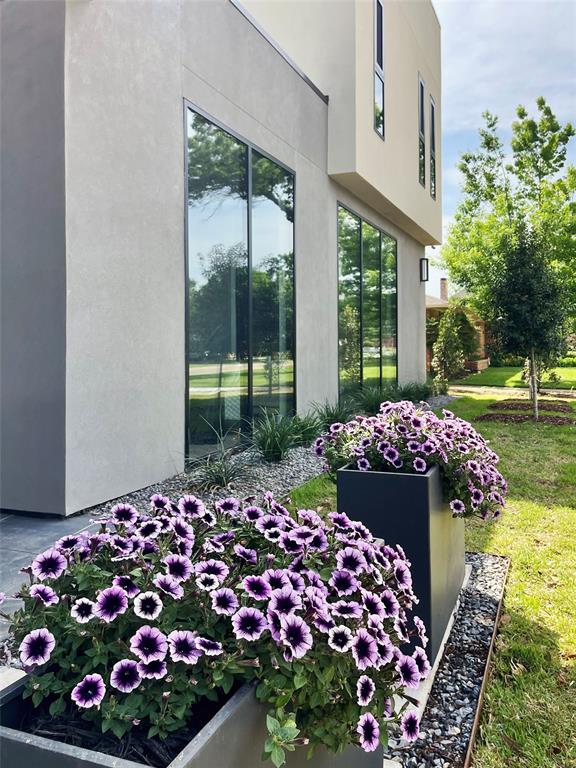 10236 Crestover Drive Property Photo 18