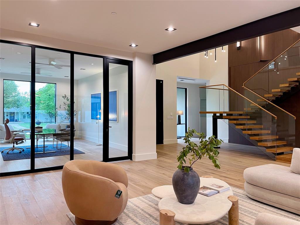 10236 Crestover Drive Property Photo 19