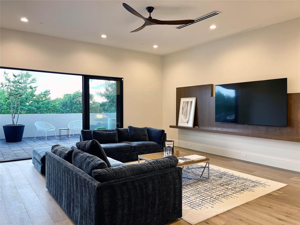 10236 Crestover Drive Property Photo 25