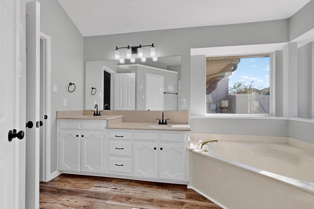 8510 Hartford Drive Property Photo 3