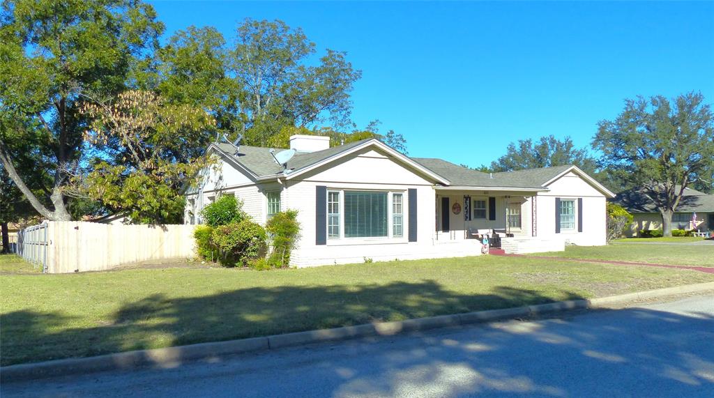 1031 11th Property Photo 1