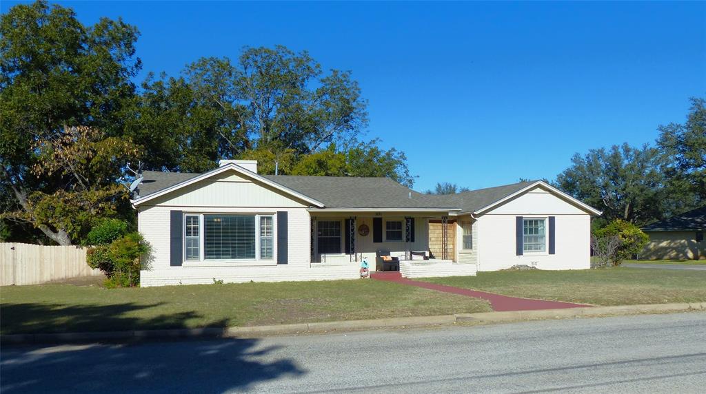 1031 11th Property Photo 2