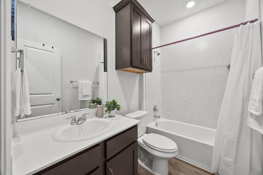 211 Happywell Lane Property Photo 5