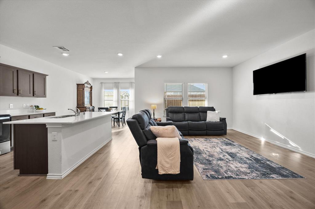 211 Happywell Lane Property Photo 6