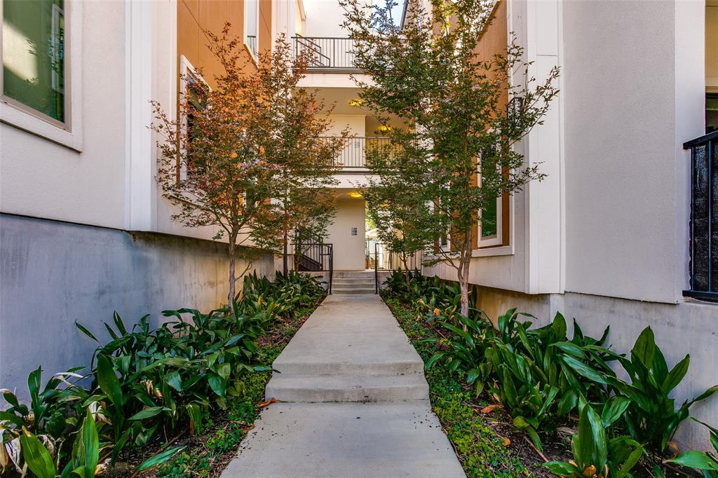 5718 Mccommas Boulevard 104 Property Photo 2