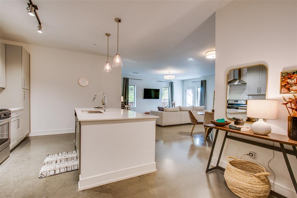 5718 Mccommas Boulevard 104 Property Photo 3