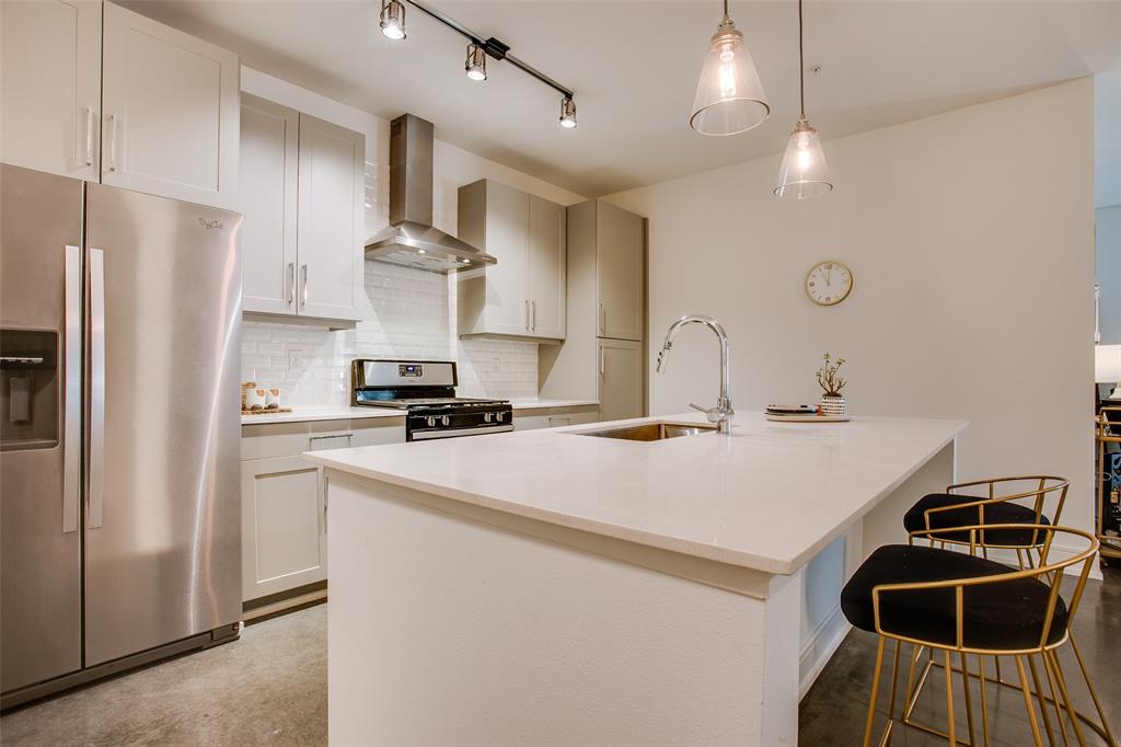 5718 Mccommas Boulevard 104 Property Photo 5