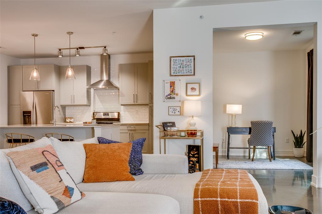 5718 Mccommas Boulevard 104 Property Photo 9