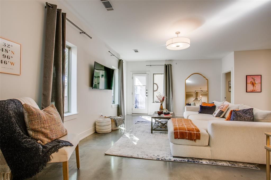 5718 Mccommas Boulevard 104 Property Photo 12