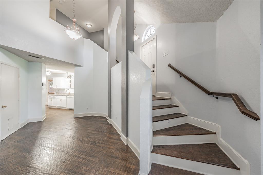 1714 Circle Creek Drive Property Photo 10