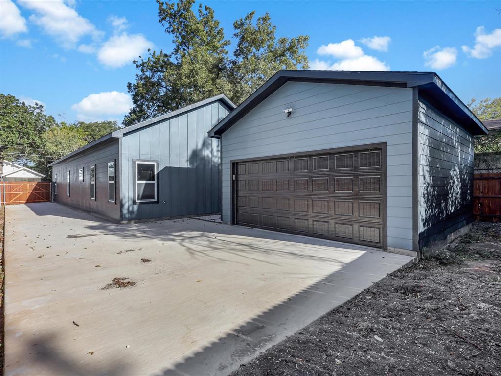 2326 Dathe Street Property Photo 15