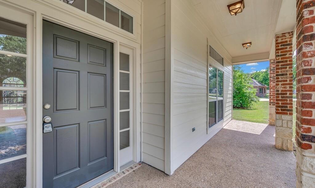 1068 Brazos Bluff Drive Property Photo 3