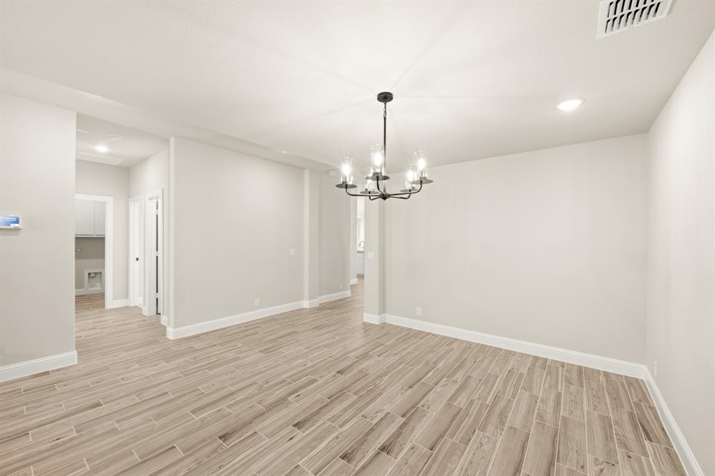 403 Crystal Lake Lane Property Photo 11