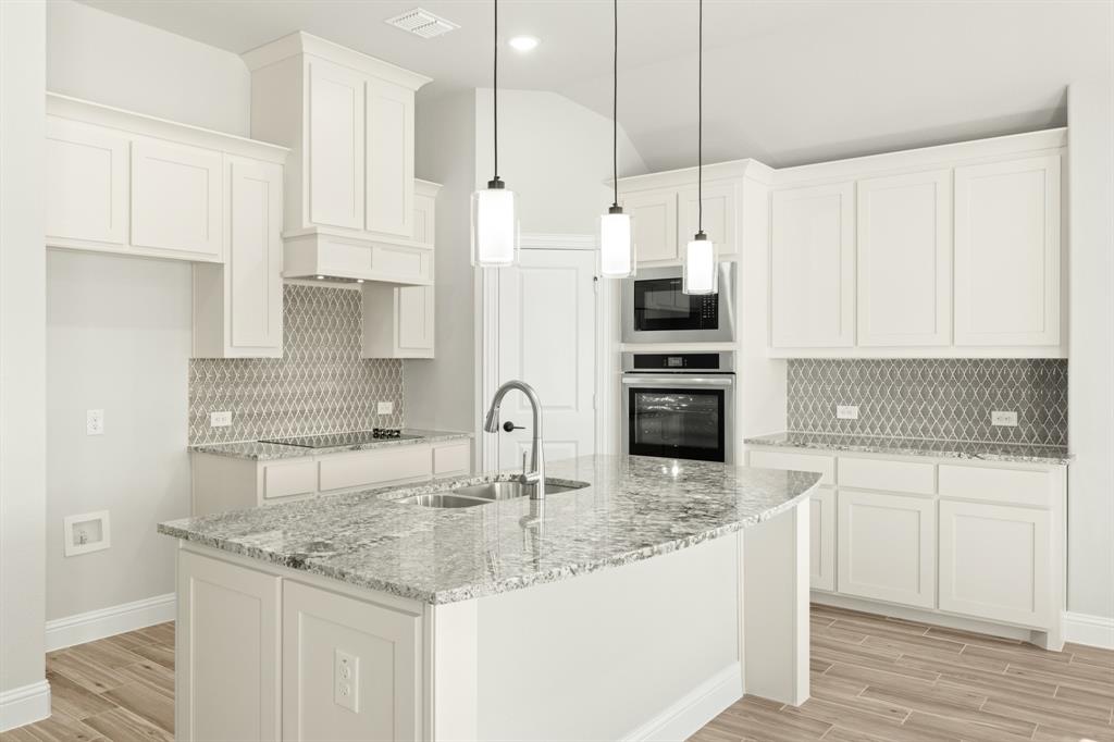 403 Crystal Lake Lane Property Photo 19