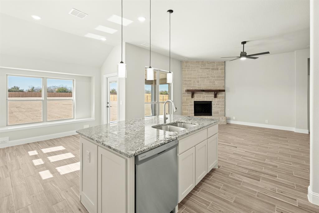 403 Crystal Lake Lane Property Photo 22