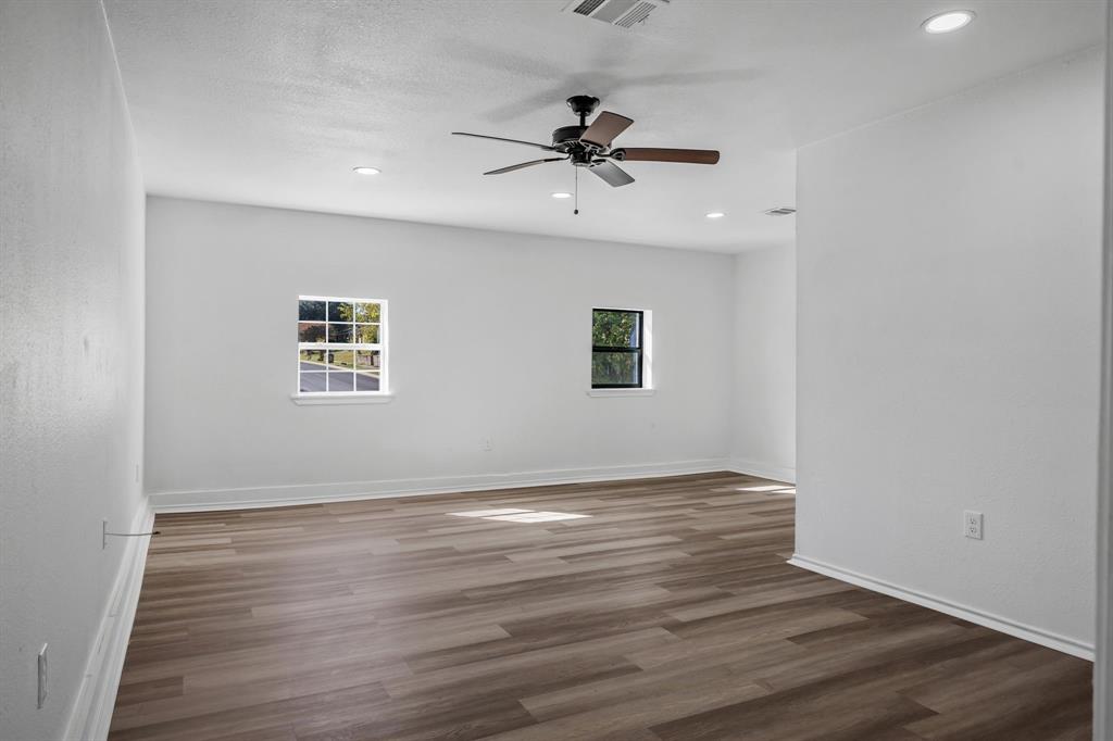 7002 Troy Glen Drive Property Photo 17