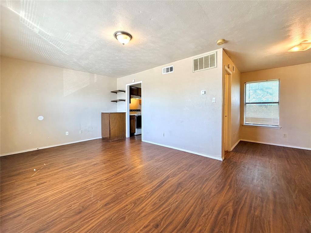 2526 W Prairie Street 201 Property Photo 2