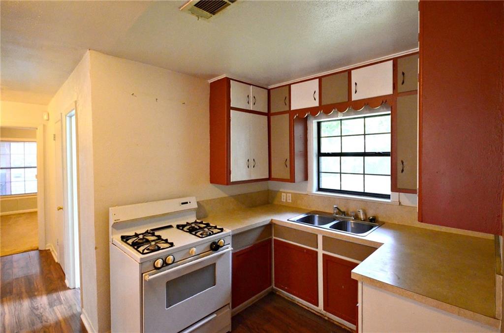 2016 E Cherry Street Property Photo 3