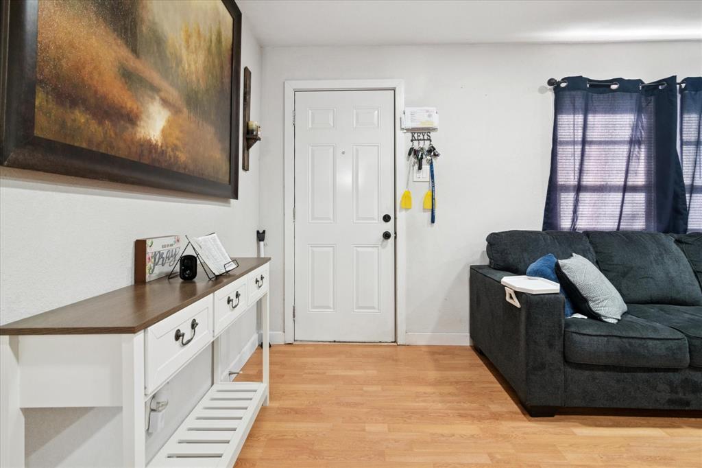 3207 Pine Street Property Photo 4