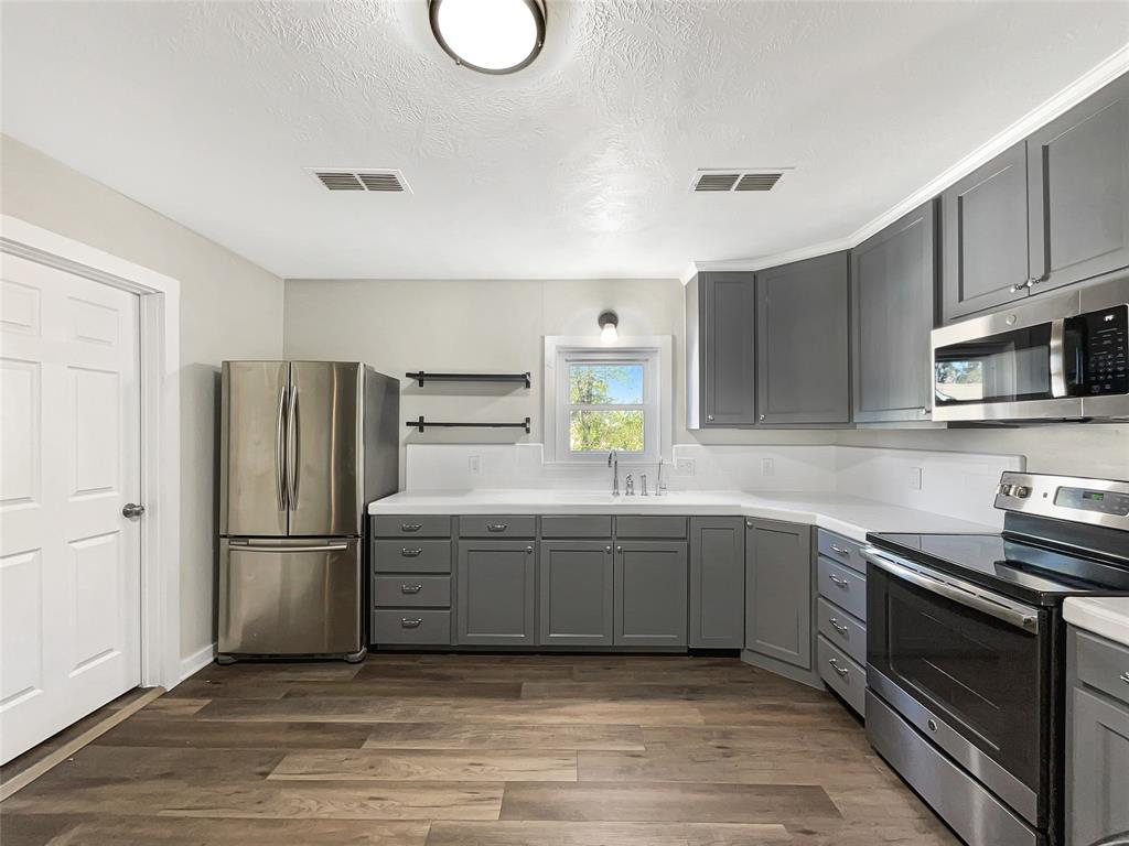 8400 Wyatt Drive Property Photo 4