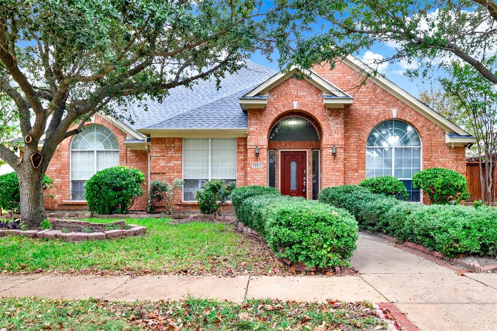 1303 Hillcrest Drive Property Photo 1