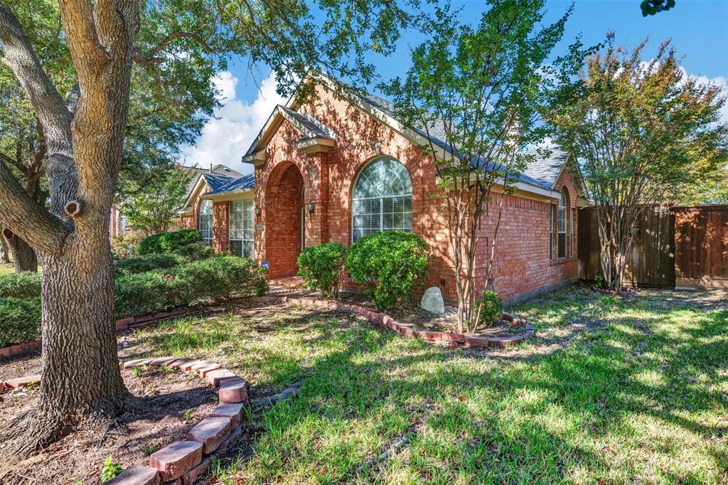 1303 Hillcrest Drive Property Photo 2
