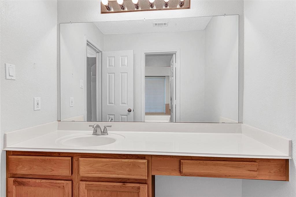 1303 Hillcrest Drive Property Photo 11