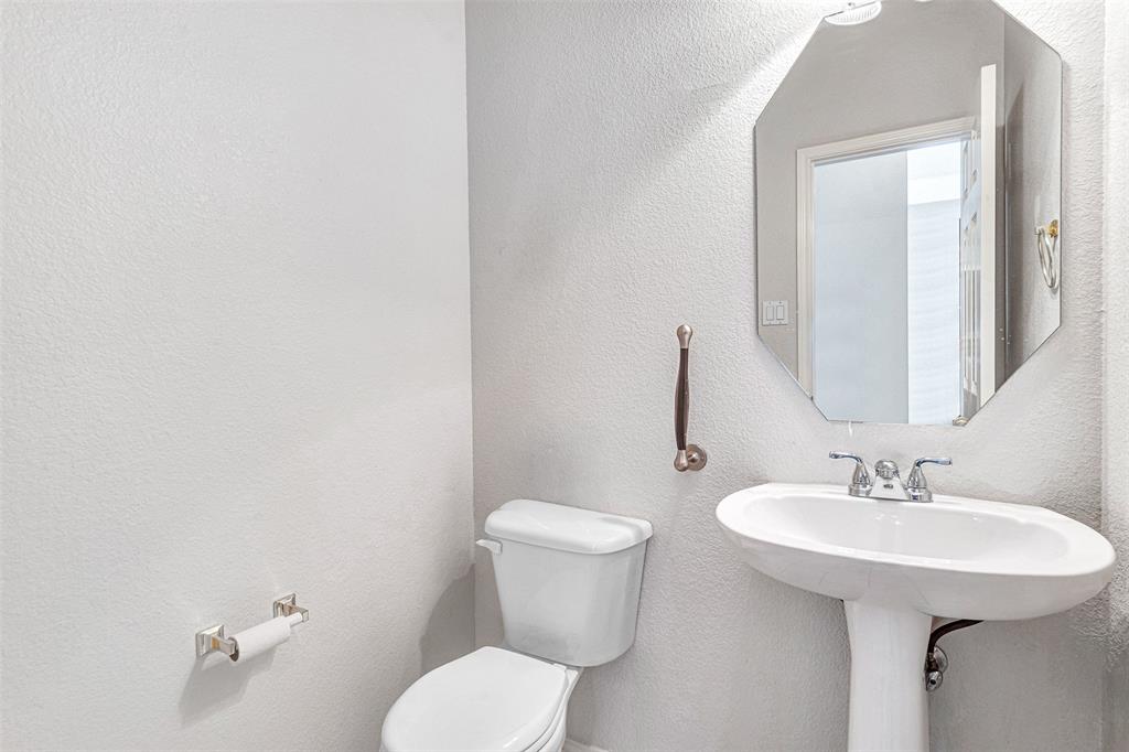 1303 Hillcrest Drive Property Photo 18