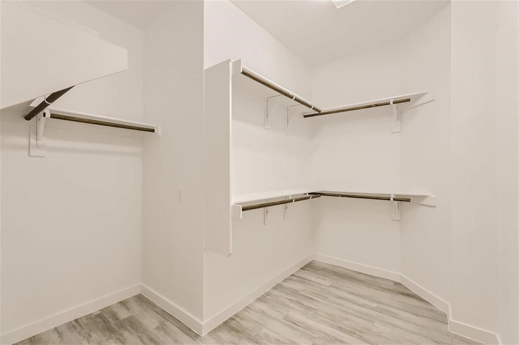 2412 Freshwater Lane Property Photo 8