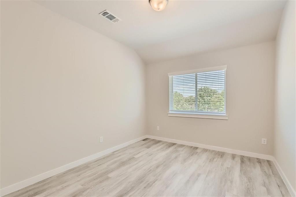 2412 Freshwater Lane Property Photo 9