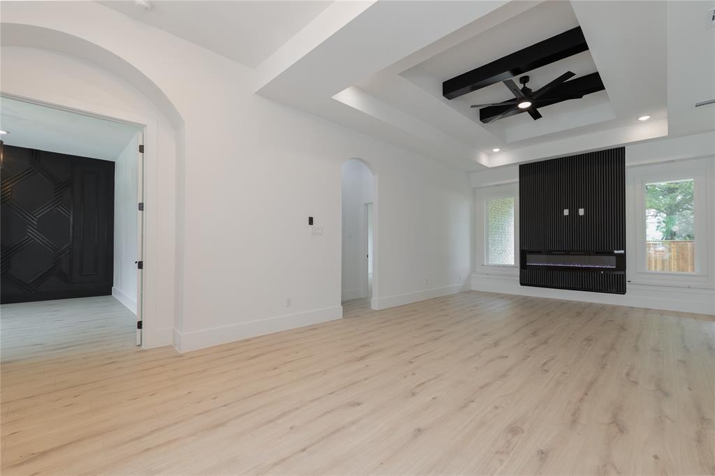 2222 Grove Lane Property Photo 7