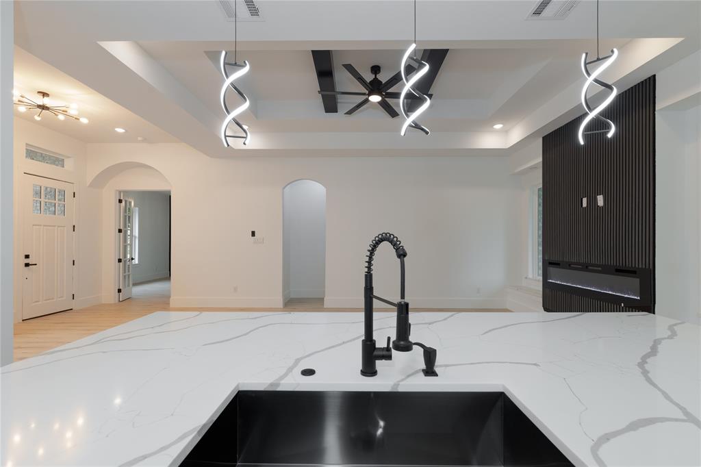 2222 Grove Lane Property Photo 11