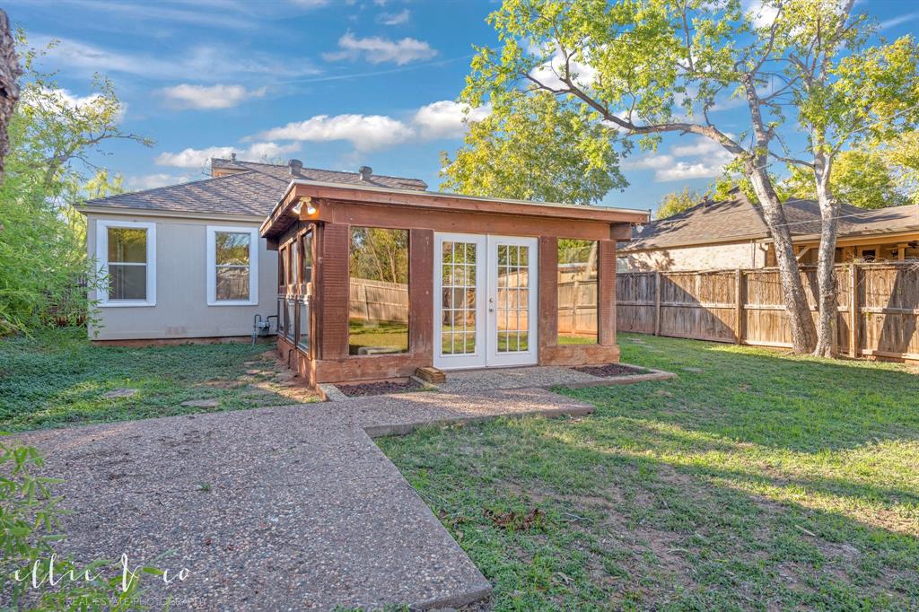 917 Blair Street Property Photo 10