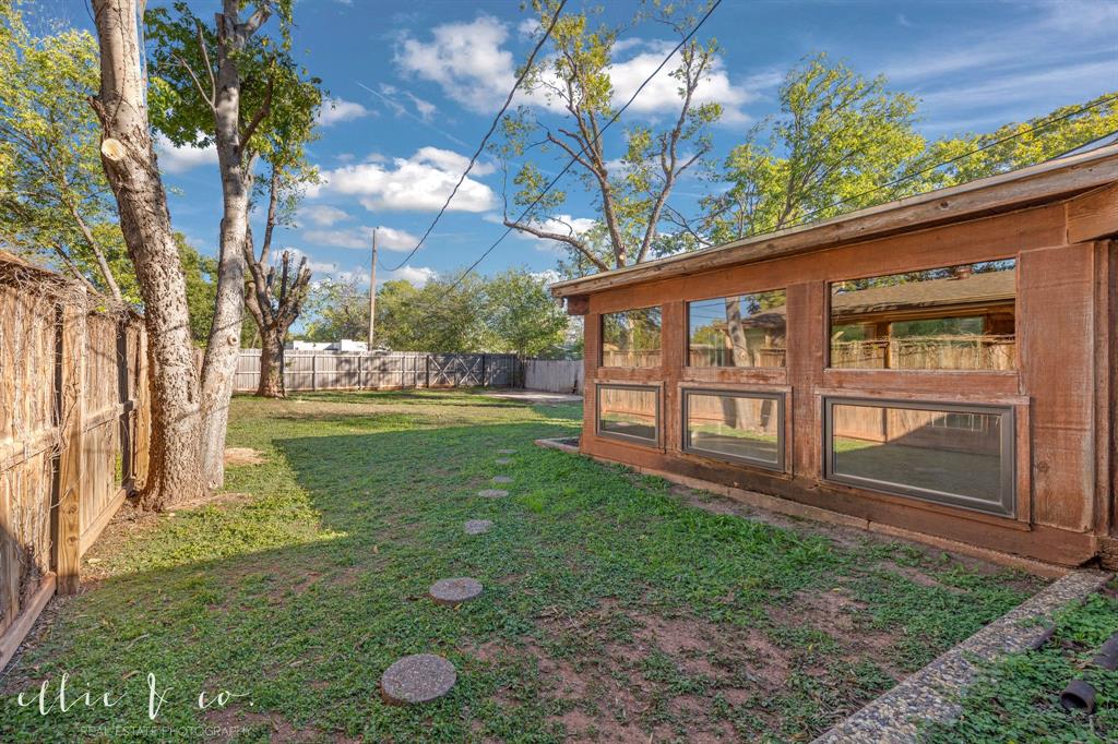 917 Blair Street Property Photo 24