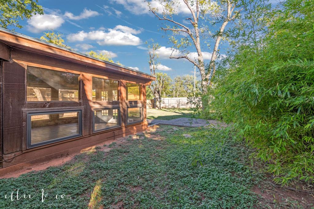 917 Blair Street Property Photo 25