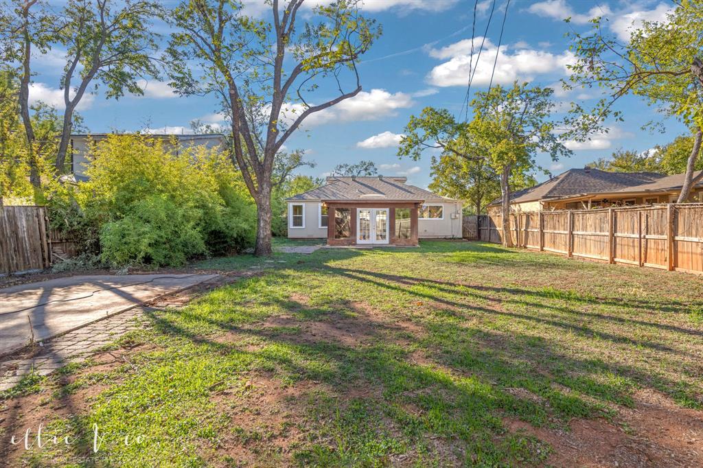 917 Blair Street Property Photo 27