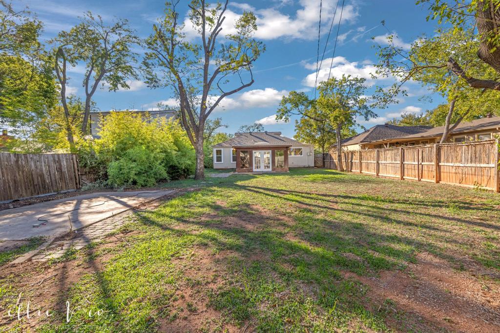 917 Blair Street Property Photo 28