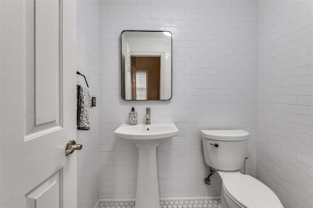 2204 Yaupon Drive Property Photo 14