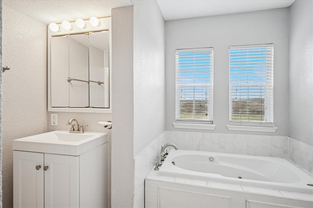 9828 County Road Property Photo 9