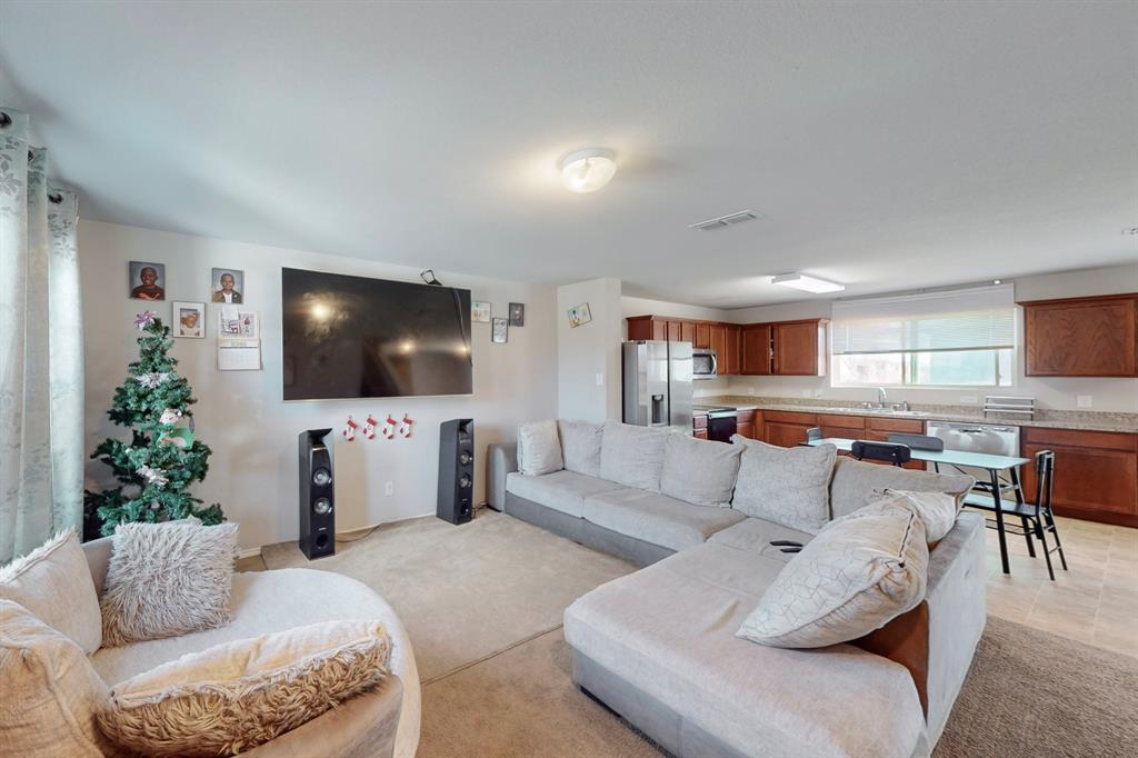 7812 Schooner Drive Property Photo 1