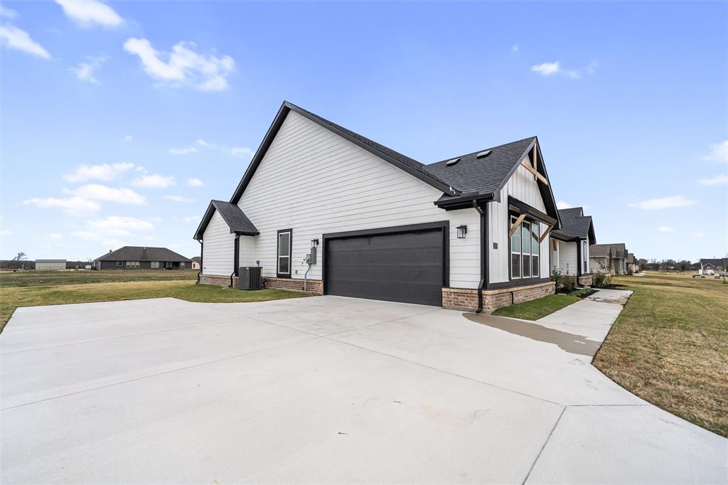 3107 White Oak Road Property Photo 7